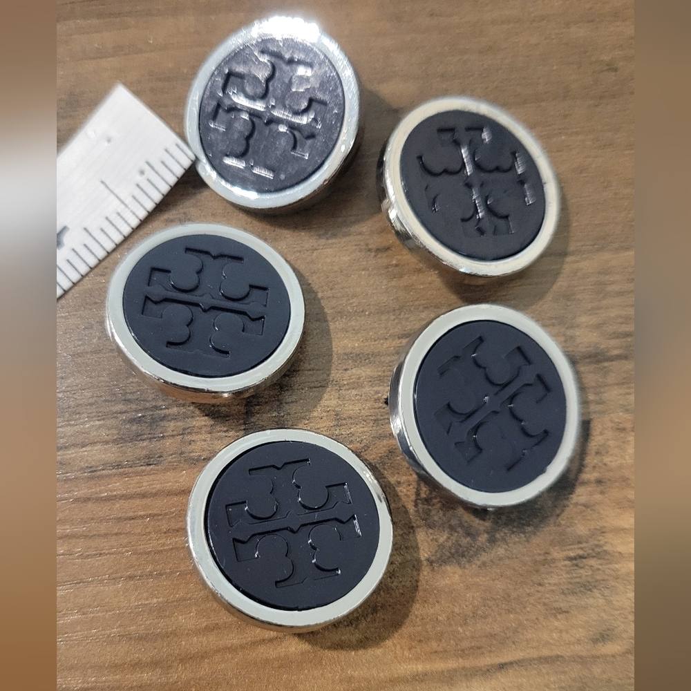 Tory Burch Set Of 5 Buttons Blue And Silver